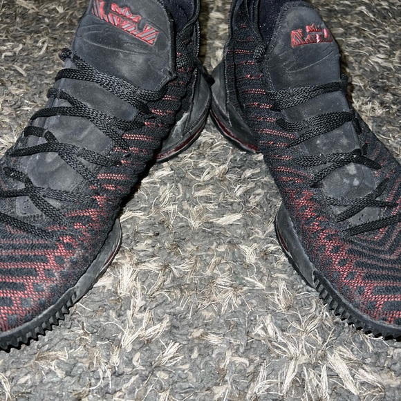 Nike Lebron 16 Fresh Bred - Picture 3 of 7